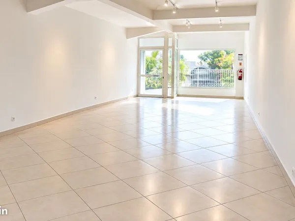 LOCAL COMMERCIAL 78 m² - LE TAMPON - CENTRE VILLE