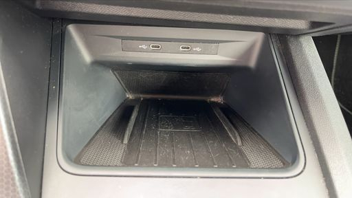 Seat Leon 1.0 TSI 110 - Business – 2022 – 63971 km – Essence – Boîte Manuelle — photo 11