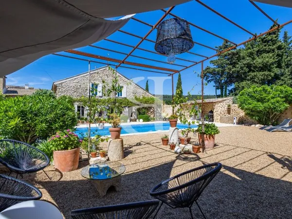 Maison 7 pièces 247 m²