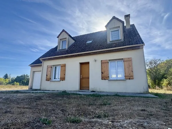 LORRIS, 3 CHAMBRES, 2000 m2 TERRAIN, GARAGE, PROCHES COMMERCES
