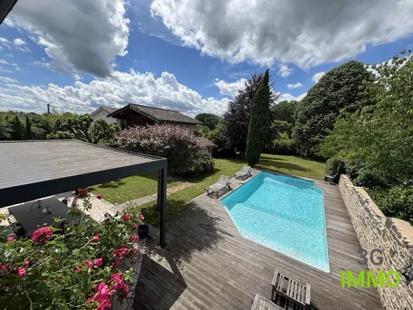 Maison 8 pièces 257 m²