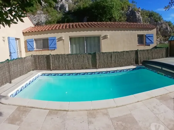 VILLA T3+Studio+2 GD TERRASSES, piscine, 465000€.