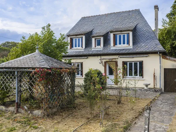 Maison ancienne de 94 m² avec garage et sur parcelle de 1 461 m