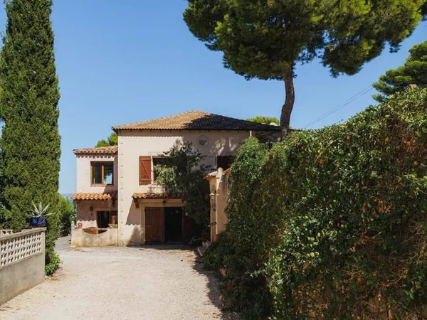 Maison 4 pièces 184 m²