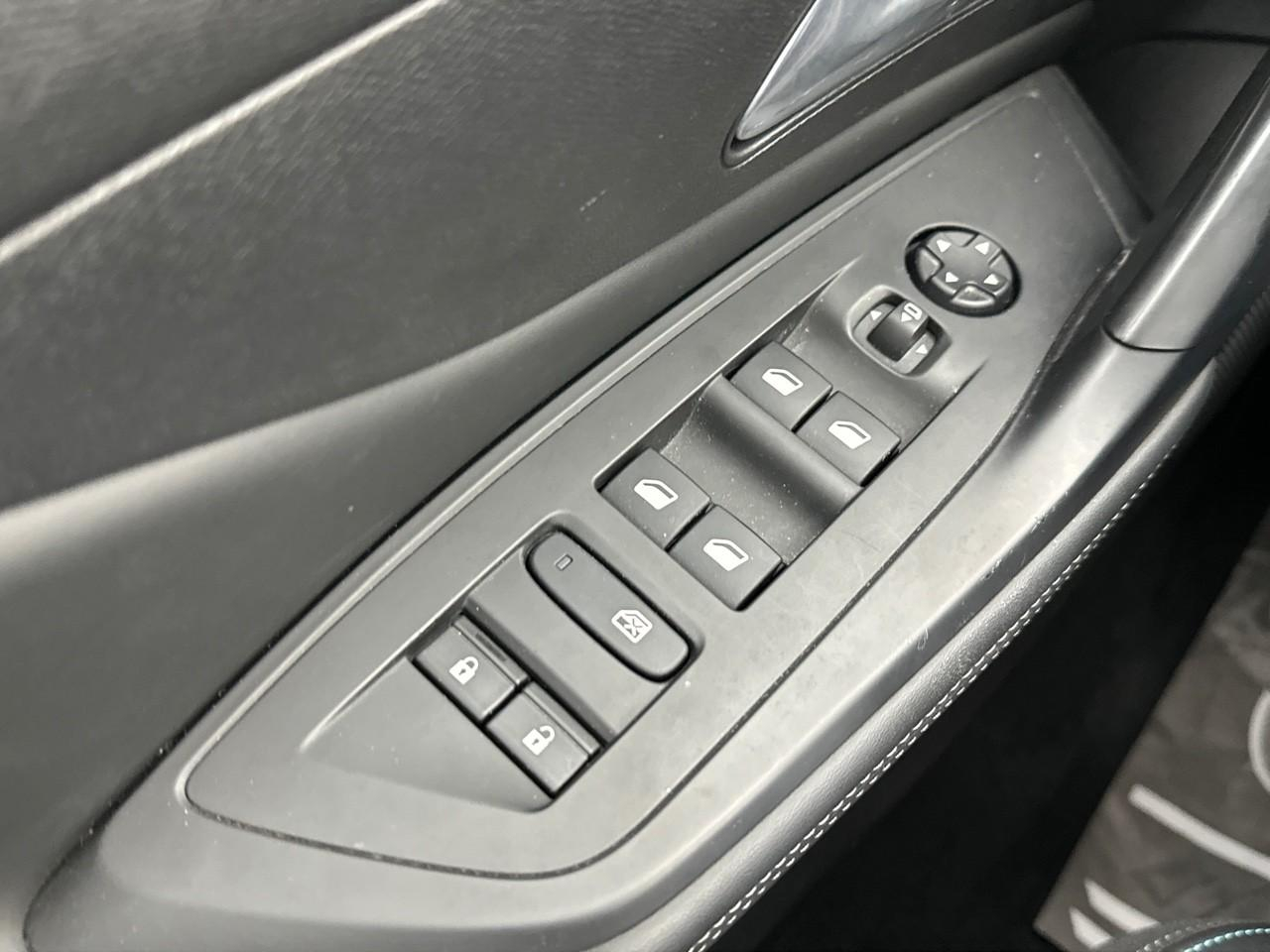Peugeot 308 puretech 130ch s&s eat8 active pack — photo 15