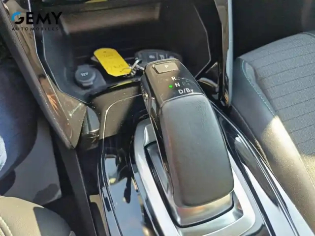 Peugeot 2008 moteur électrique 136 ch — photo 24