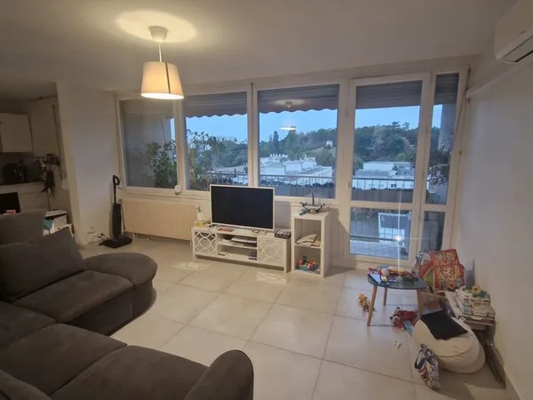 Appartement calme et lumineux en dernier étage