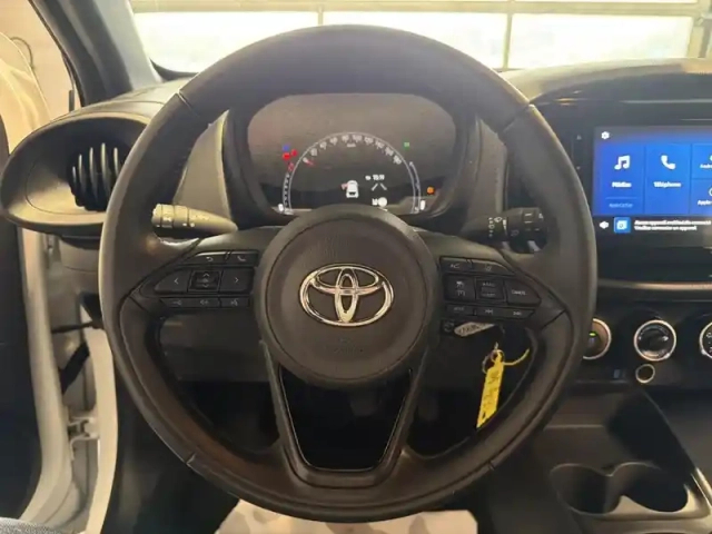Toyota Aygo X 1.0 vvt-i 72ch dynamic my24 — photo 12