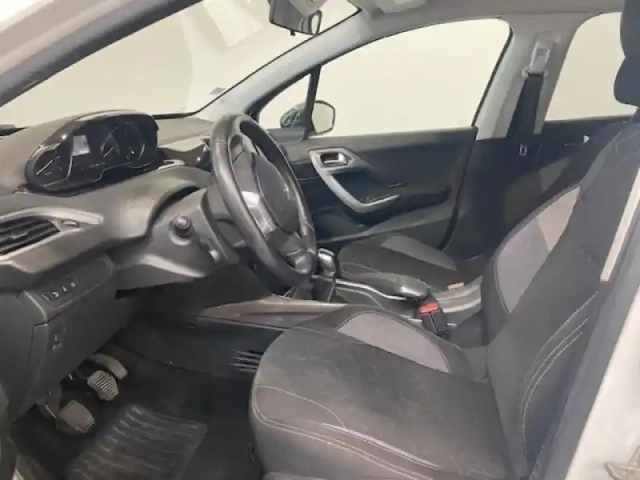 Peugeot 2008 1.2 110 style gps clim bluetooth — photo 15