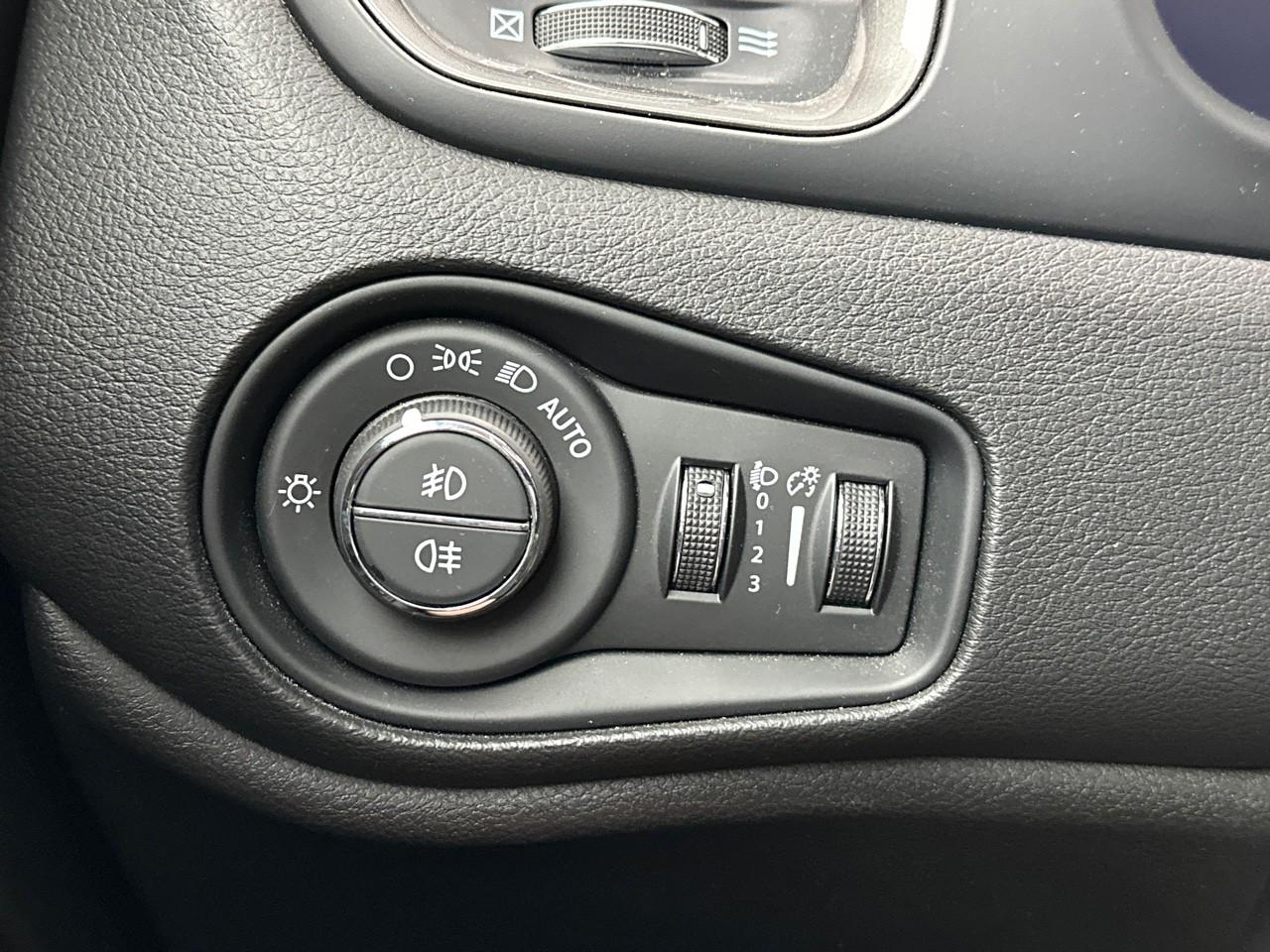 Jeep Renegade 1.5 turbo t4 130 ch bvr7 e-hybrid altitude — photo 17