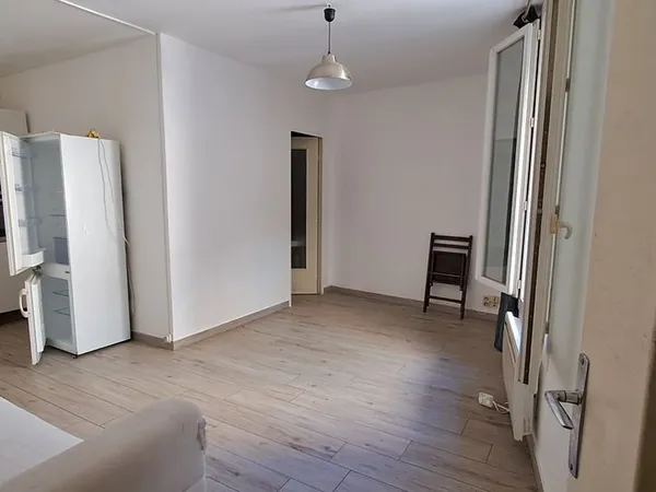 T2 33 m² - Centre Nîmes - DPE D - Investissement locatif