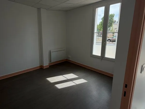 Local professionnel PATIS / LIBERATION