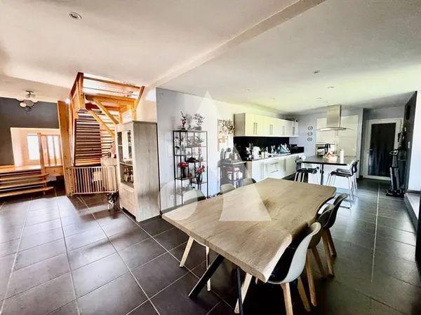 Maison 7 pièces 155 m²