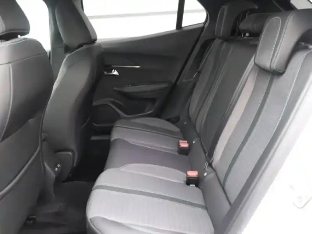 Peugeot 2008 e- 136ch allure business — photo 10