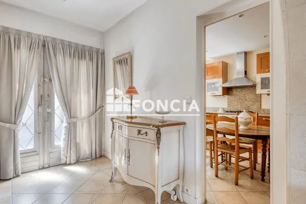 Maison 10 pièces 215 m²