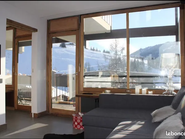 LA CLUSAZ - CENTRE VILLAGE Appartement 3 pièces rénové - Terrasse plein sud - Vue panoramique