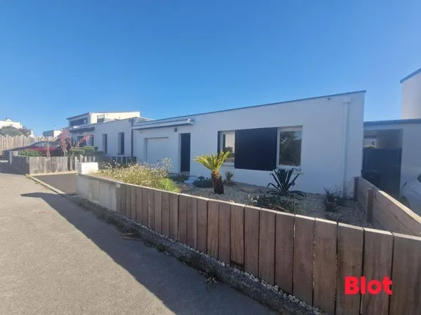 Maison de plain-pied 4 pièces 107 m²