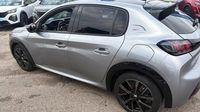 Peugeot 208 1.2 PureTech 100ch S&S GT EAT8 — photo 6