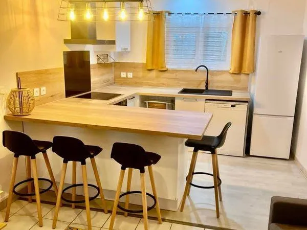 Loue petite maison meublée