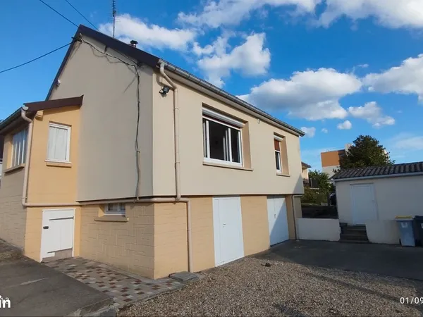 Maison individuelle sur le trait