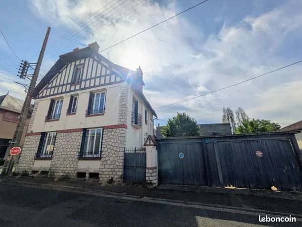 Maison 8 pièces 185 m²