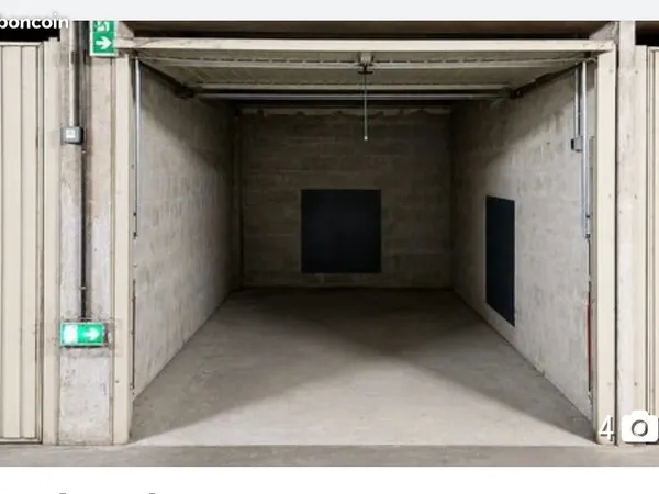 Parking BOX fermé A Vendre Lyon 4