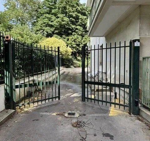 Parking 13 m²