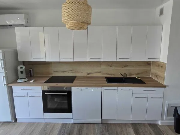 NICE €" GRAND ARENAS €" T2 RENOVE 49 m² AVEC TERRASSE €"