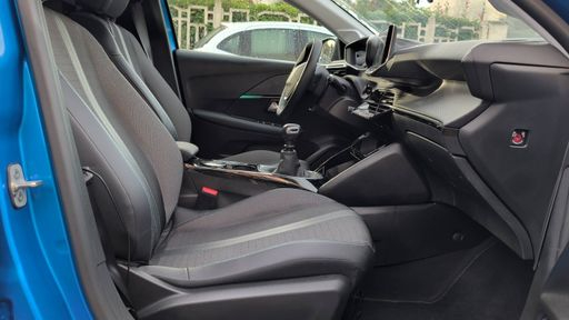 Peugeot 208 1.2 PureTech 100 - Allure Pack – 2021 – 14073 km – Essence – Boîte Manuelle — photo 22