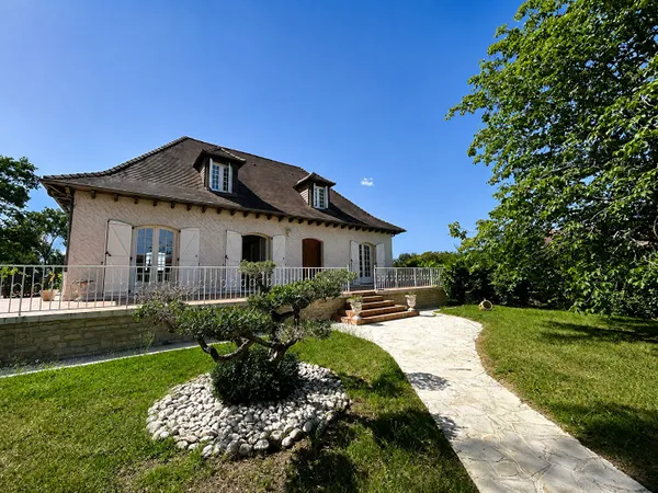 Maison 7 pièce(s) 162.57 m2