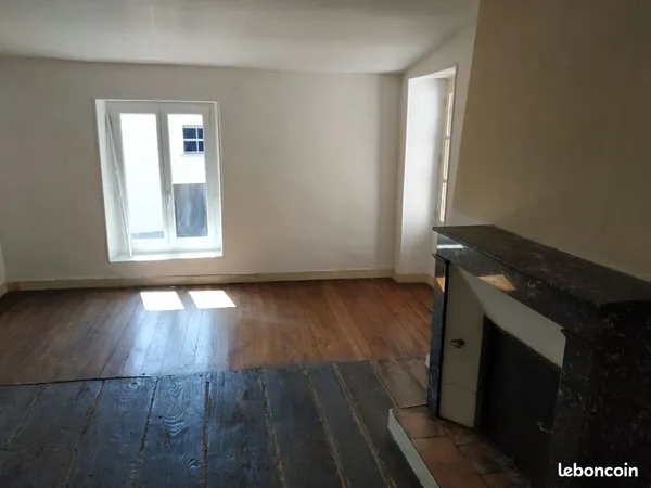 Ensemble immobilier de 3 maisons dont deux entièrement rénovées et à louer (très haut rendement)