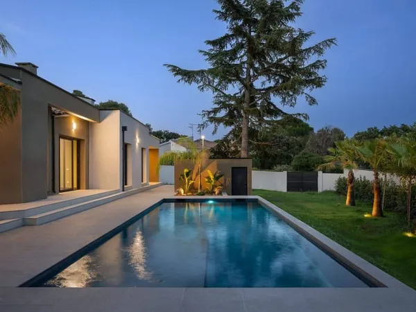 Villa 8 pièces 290 m²