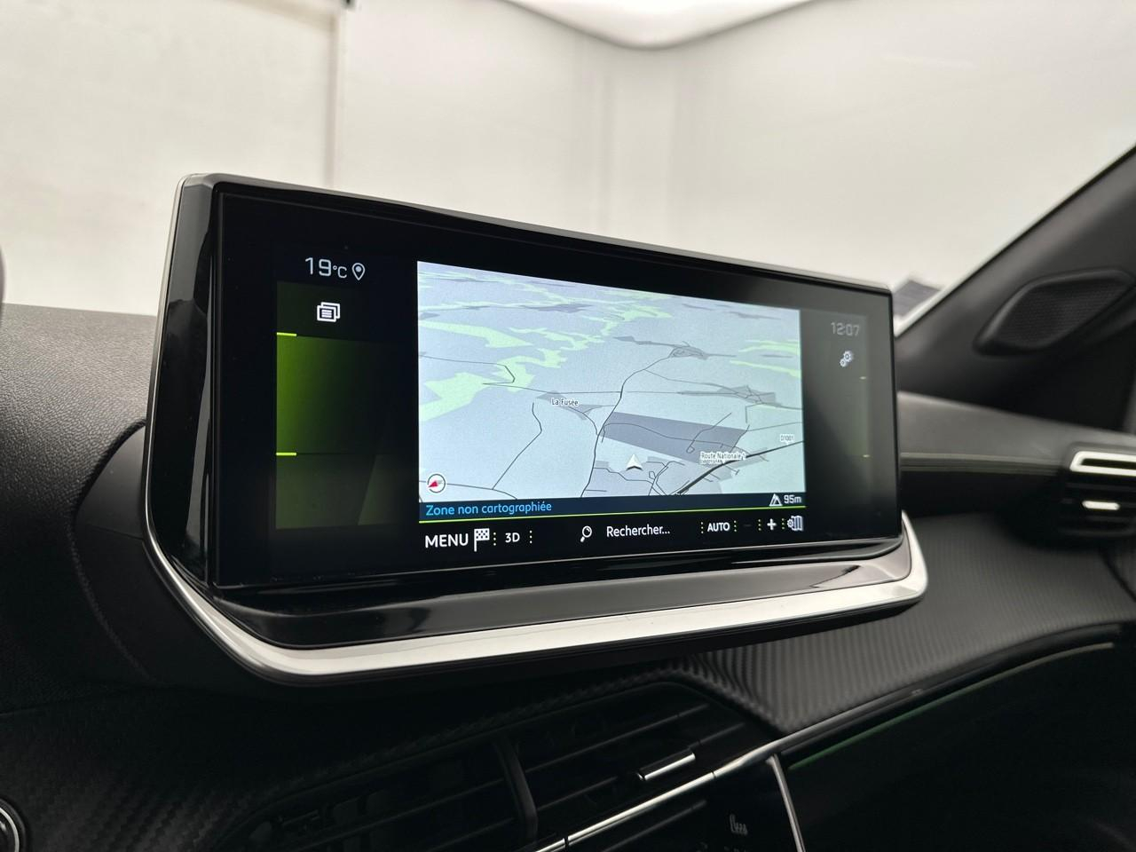 Peugeot 2008 puretech 130 s&s eat8 gt — photo 10