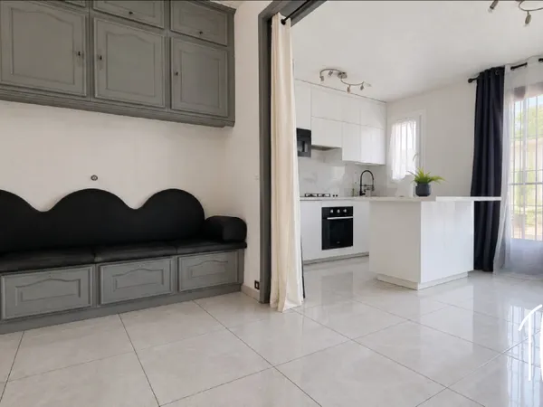 BELLE MAISON FAMILIALE A THIAIS - 6 PIÈCES - DPE C - GARAGE -DÉPENDANCE 40 M
