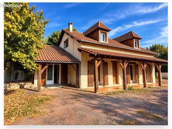 Maison familiale à rénover au calme