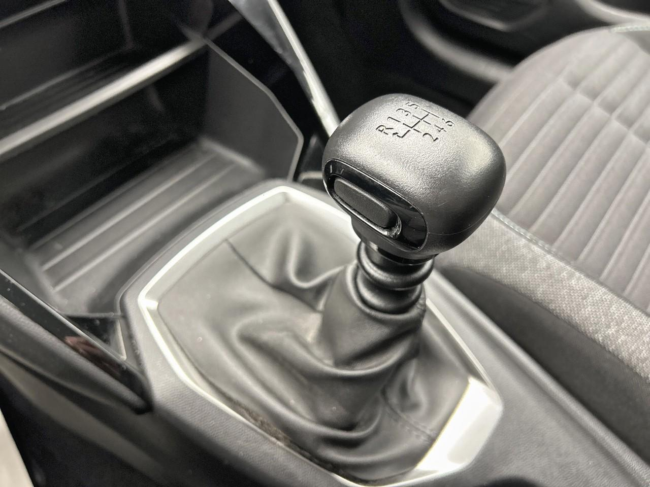 Peugeot 208 puretech 100 s&s bvm6 style — photo 17