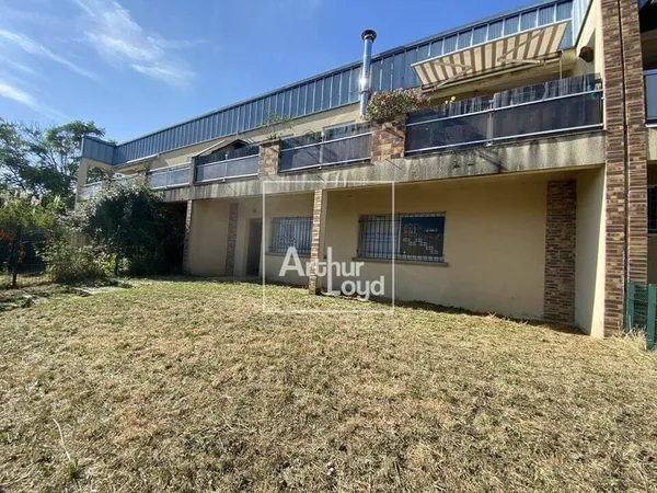 Entrepôt 97 m²