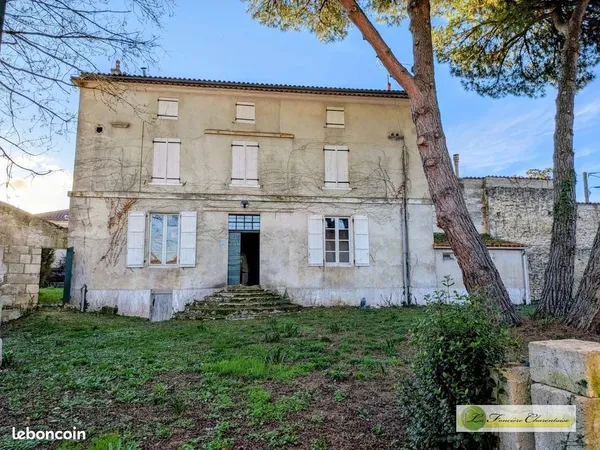 Maison 10 pièces 235 m²