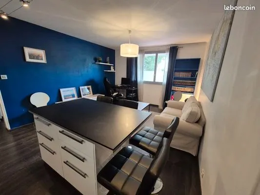 Chambre meublée en colocation