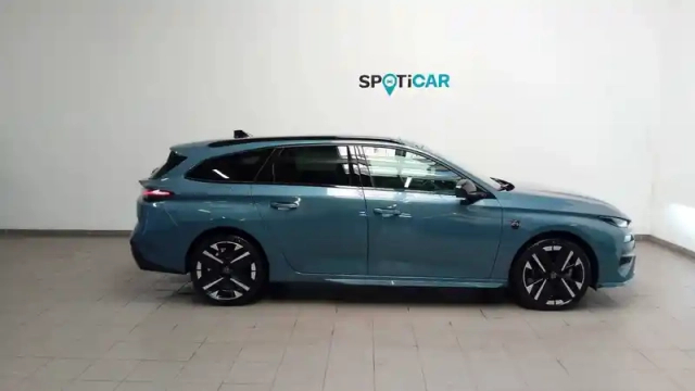Peugeot 308 sw hybrid 145 e-dcs6 — photo 22