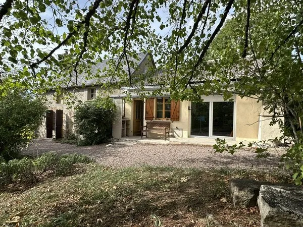 Magny Lormes, située aux portes du Morvan.