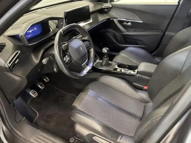 Peugeot 2008 1.2 puretech 130ch s&amp;s gt line 7cv — photo 12