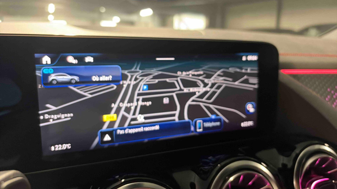 Mercedes EQA 250+ — photo 15