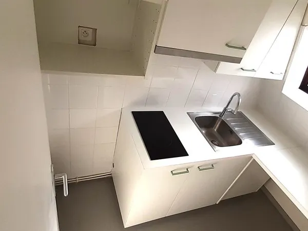 Location Studio Paris 10ème Limite 9ème 75010