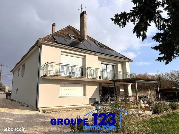 Pavillon 11 pièces 260 m²