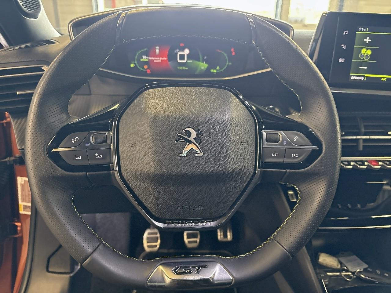 Peugeot 2008 puretech 130 s&s bvm6 gt — photo 9