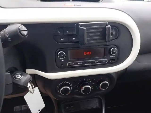 Renault Twingo iii sce 65 - 21 — photo 18