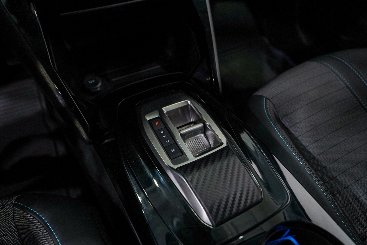 Peugeot 208 — photo 23