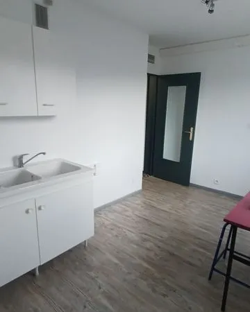 Appartement 2 pieces, 64m2, etage1 proche gare Chateaucreux