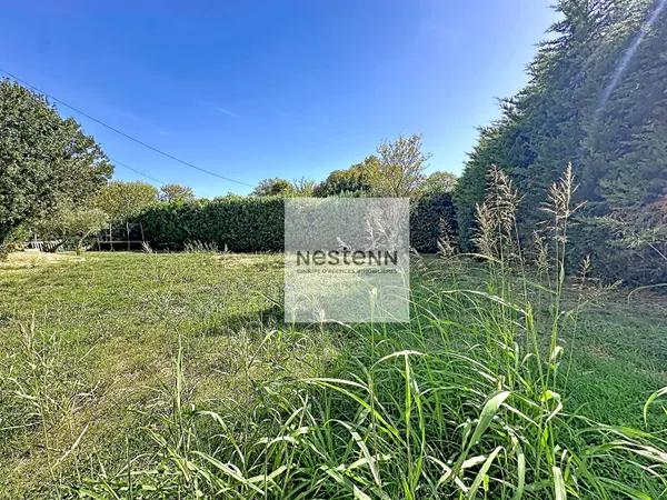 EYGUILIÈRES ? TERRAIN À BÂTIR DE 882 M²